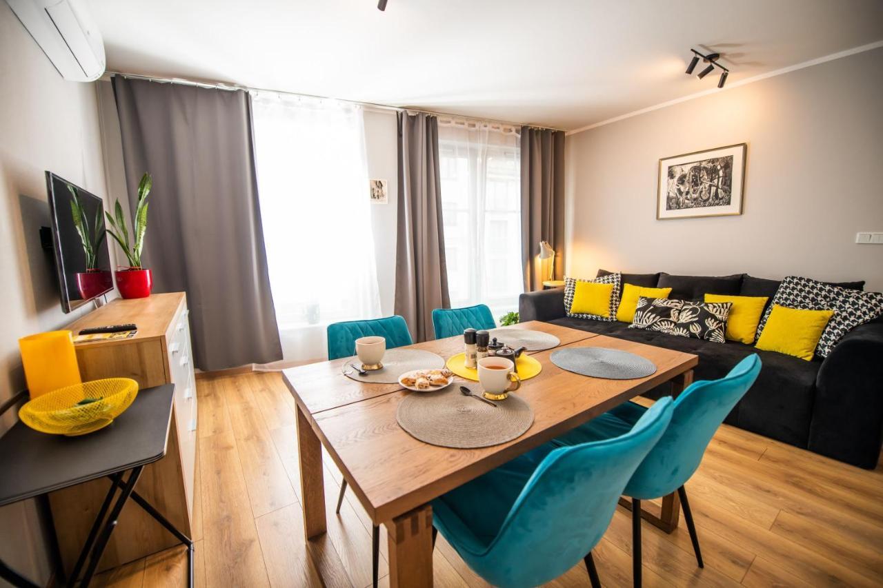 Apartament Miodowa 42 Z Miejscem Parkingowym Krakkó Kültér fotó